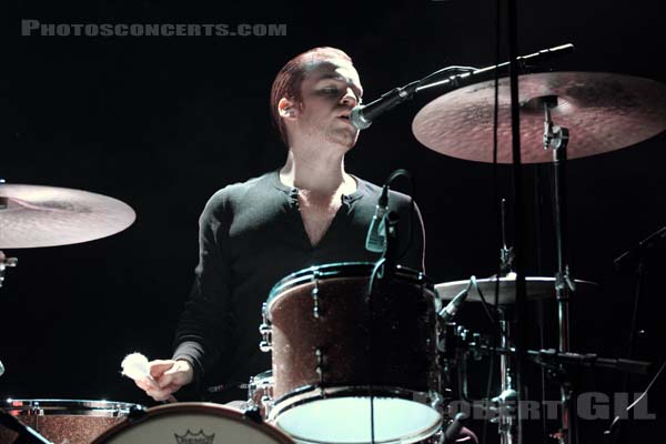 ANNA CALVI - 2011-11-07 - PARIS - Olympia - 